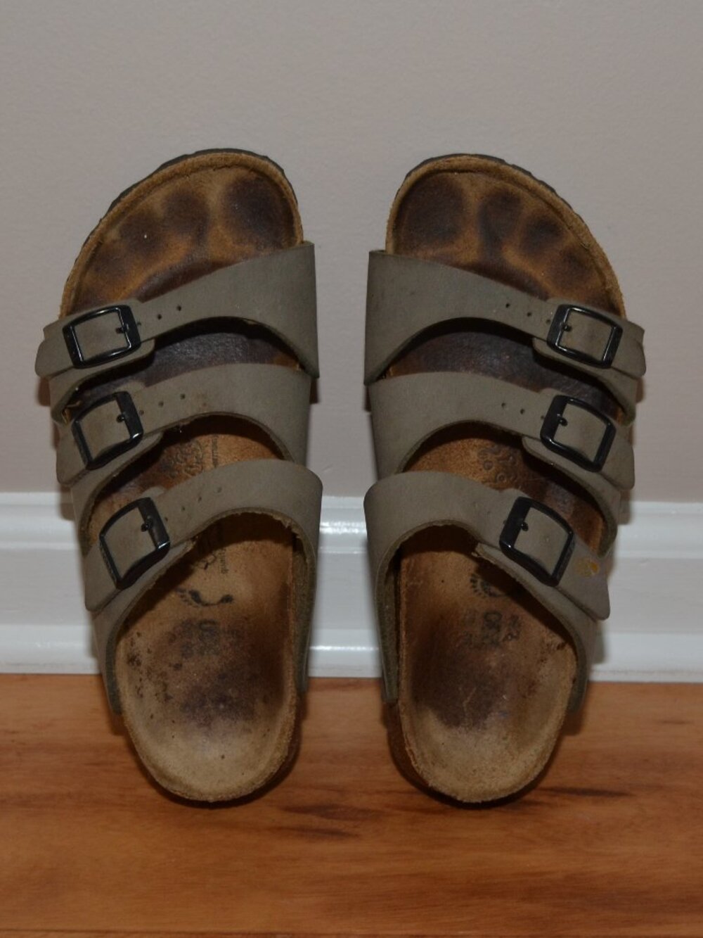 Birkenstock Birki's Canberra Brown Well worn Triple Strap Sandals 5-5.5 (36/35) - Picture 8 of 10